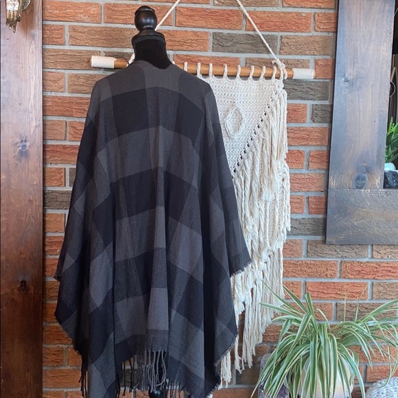 🖤 International INC Company Shall / Poncho - Picture 4 of 5